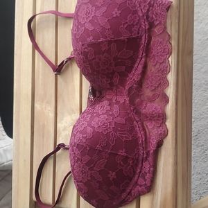 Gilly Hicks Bralette, no wires size L. Never worn. No tags